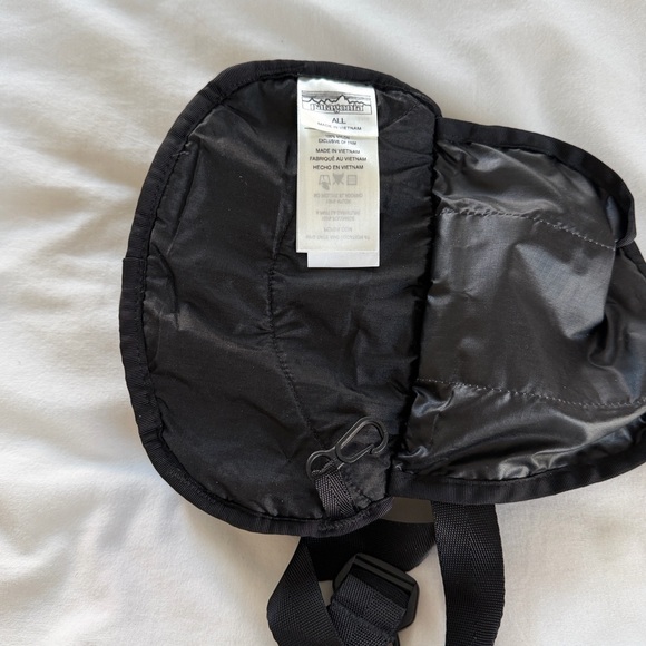 Patagonia Lightweight Travel Mini Hip Pack Black Belt Bag Unisex - Picture 10 of 16